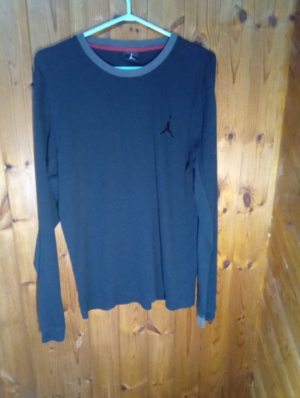 Jordan Long-Sleeve Crewneck Shirt in Black with Black Jumpman,grey Collar
